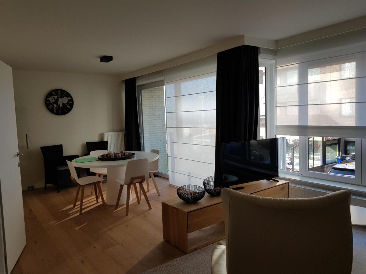 Koksijde Zeedijk La Digue 102 Appartement Met Garage - Lateraal Zeezicht Exterior photo