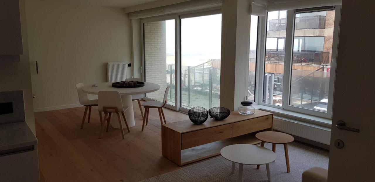 Koksijde Zeedijk La Digue 102 Appartement Met Garage - Lateraal Zeezicht Exterior photo